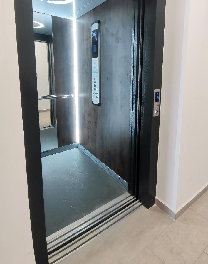 Stylish One Bedroom Apartment ポドゴリツァ エクステリア 写真